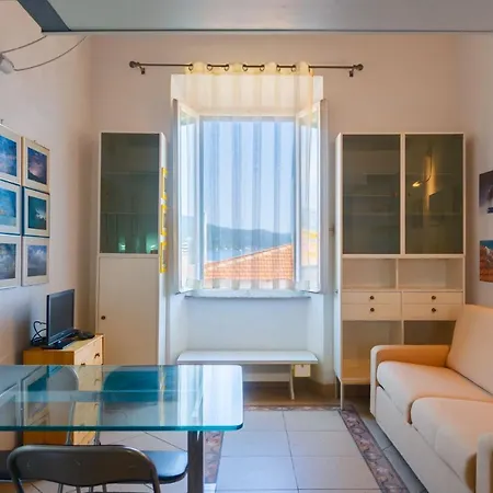Gloria Apartment *