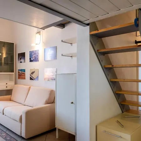 Gloria Apartment *