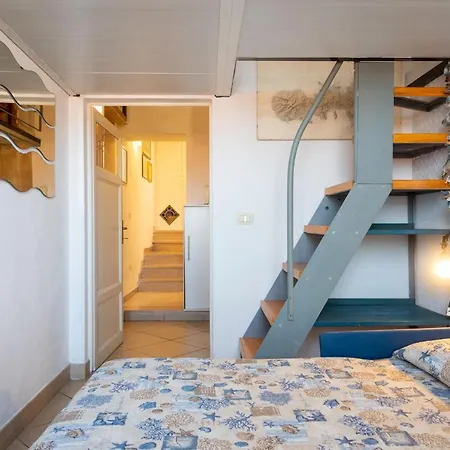 Gloria Apartment *